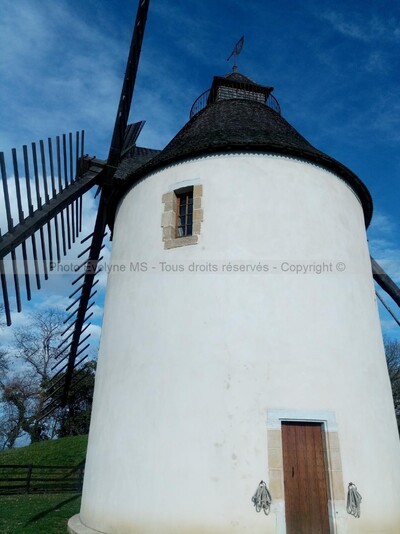 Le moulin à vent de Bénesse les Dax et son four  pain attenant (Photos perso)
