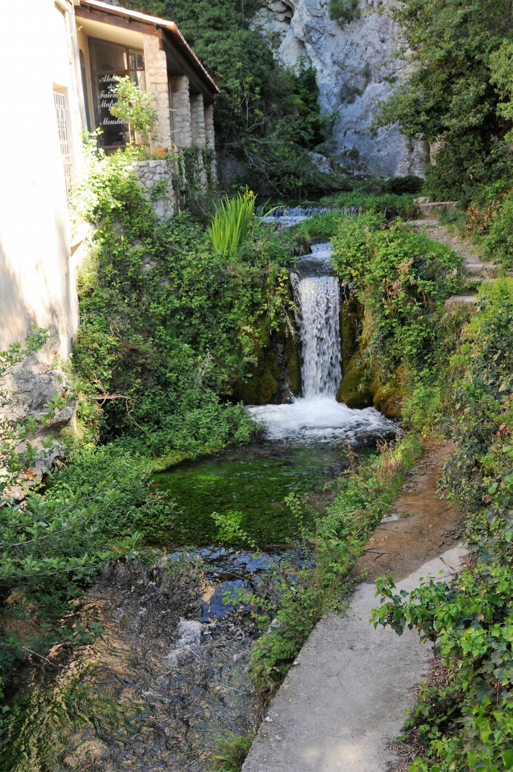 Moustiers-Sainte-Marie...Les cascades !