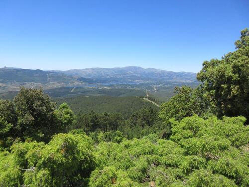 Vue vers l'ouest, et la retenue sous le mont Terralba