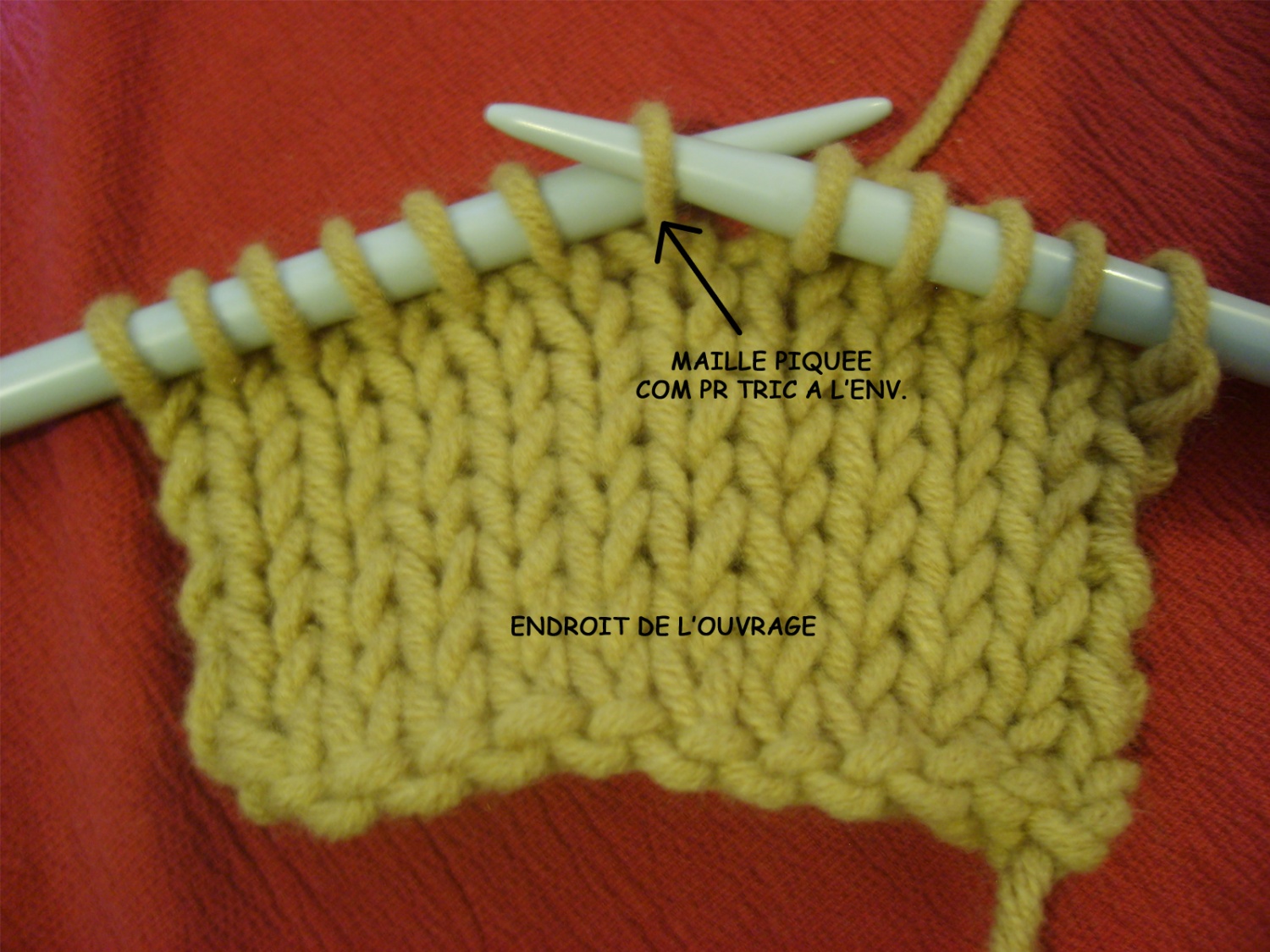 comment tricoter une echarpe sans qu'elle roule