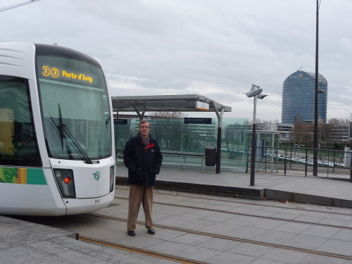 Philippe à l'arrêt du tram