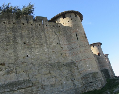 Tour de la Cité de Carcassonne par les Lices