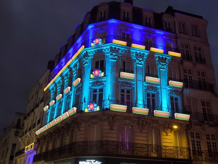 La nuit je vois (place du Change)