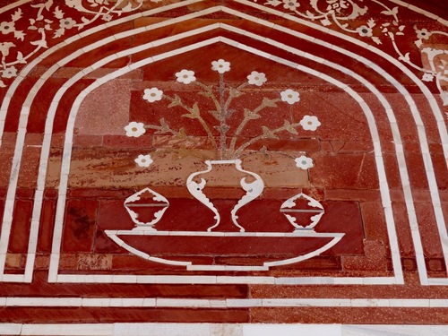 Mausolée d'Itimah-ud-Daulah; les décors muraux en grès rouge