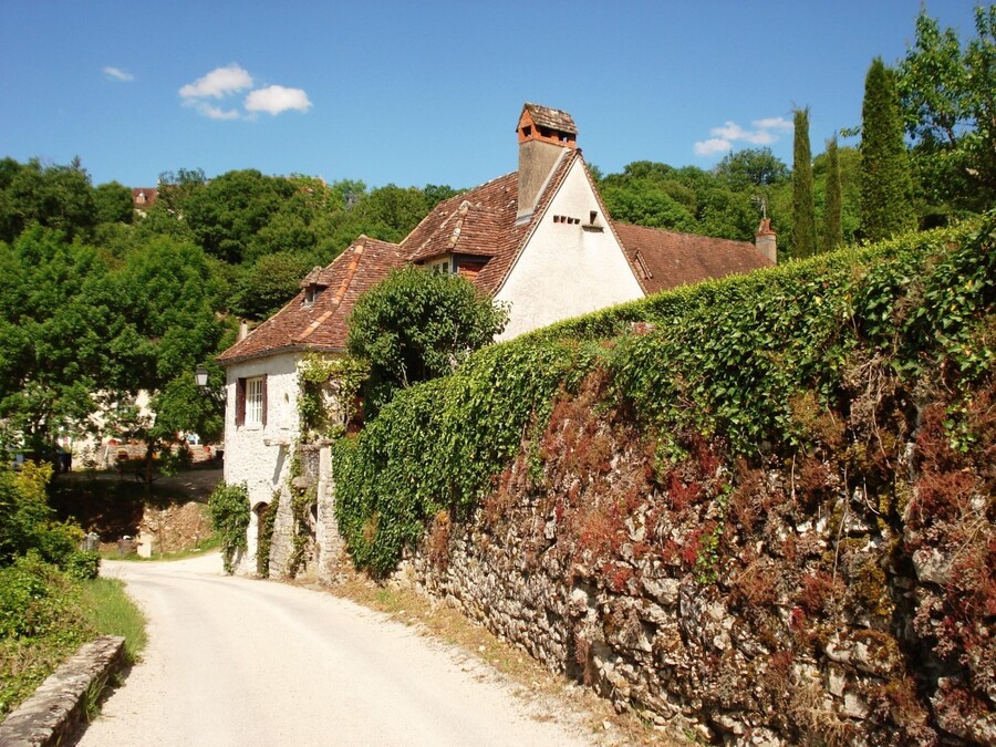 VILLAGE   DE   MONTVALENT     (3)