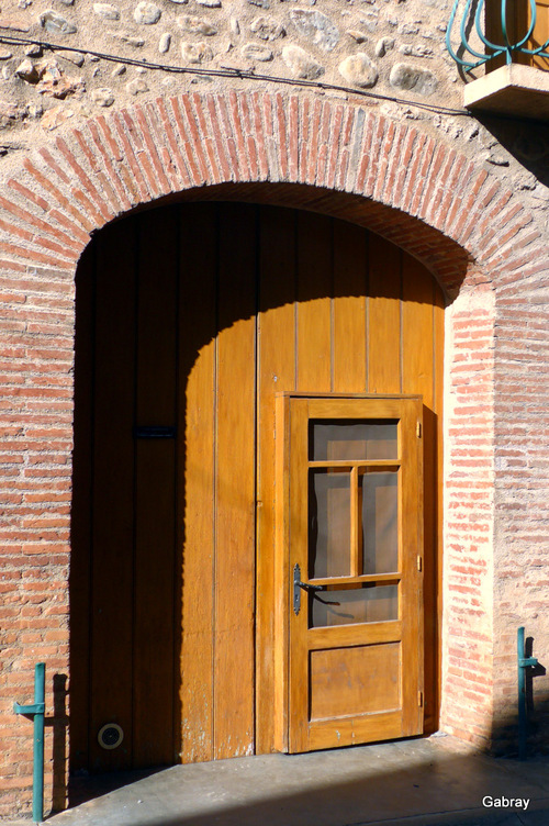 Baixas ( Pyrénées-Orientales) : portes et fenêtres