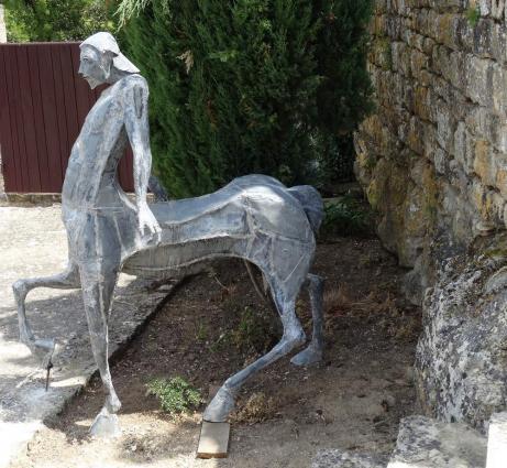 Domme : les gardiens de la bastide...