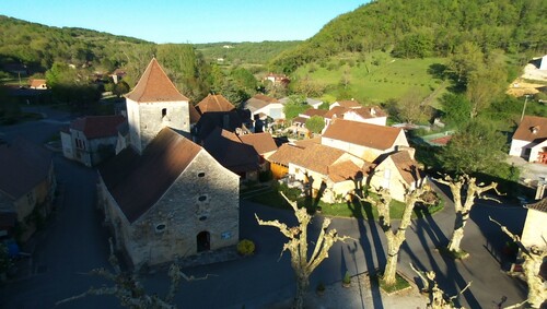 Quelques photos aériennes de l'église de Gigouzac