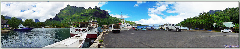 Petit port de pêche de Pao Pao et le Mont Rotui - Baie de Cook - Moorea - Polynésie française