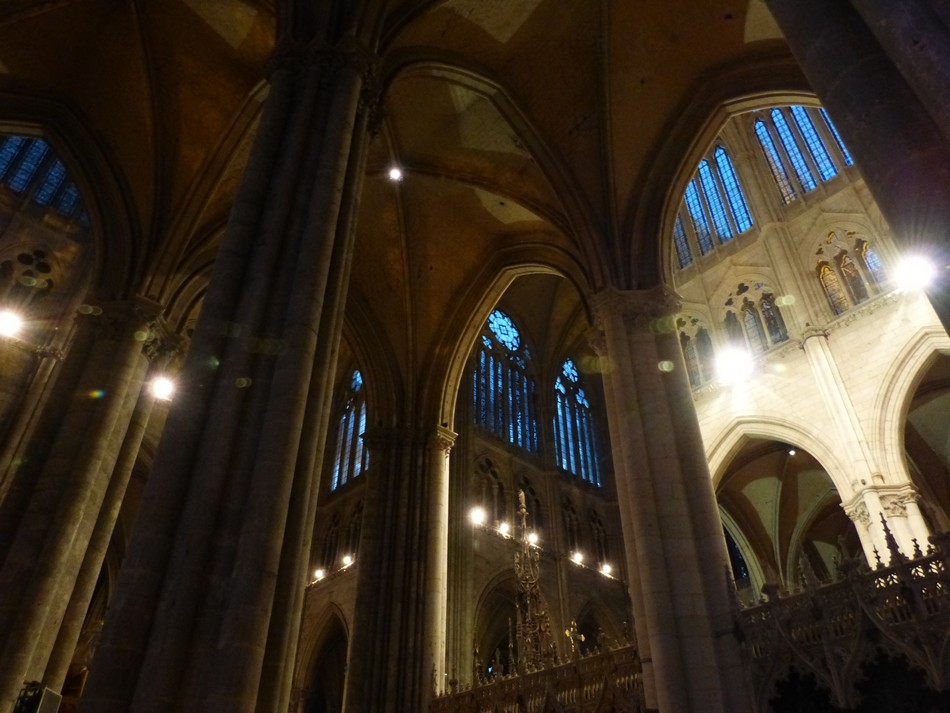 La cathédrale, la nuit (2)