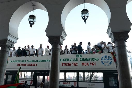Samedi 03.05.2014 La parade du MCA dans les rues d\'Alger