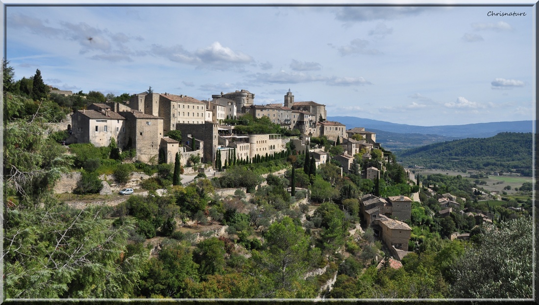 Gordes dans le Vaucluse ( 84 ) 