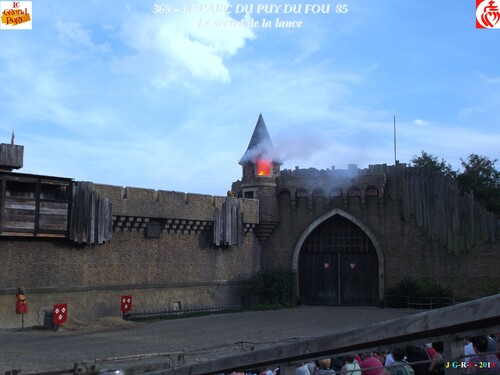 GRAND PARC DU PUY DU FOU  85   1/3  LE SECRET DE LA LANCE   17/02/2014