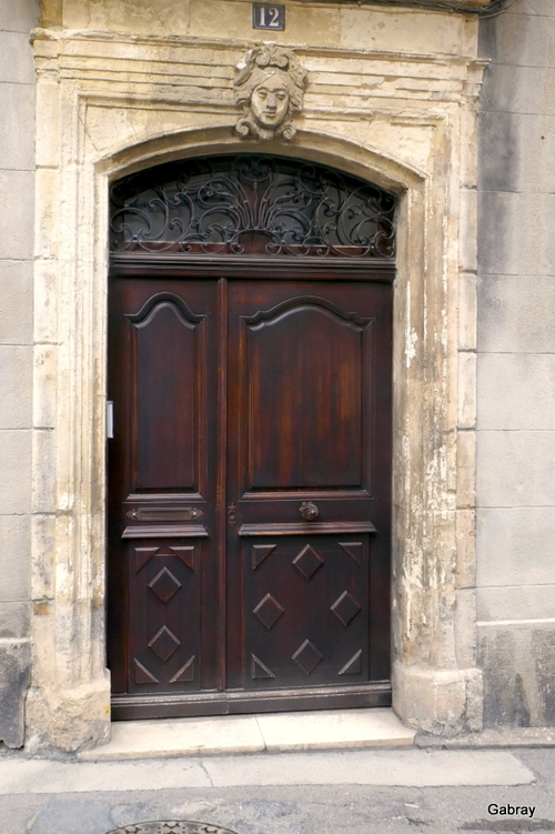 Arles : des portes 