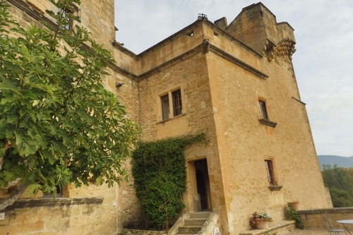Le château de Lourmarin  suite