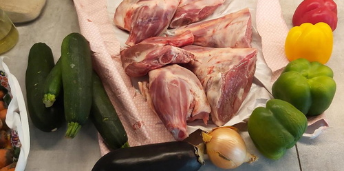 Un Tajine de Souris d'Agneau aux Légumes d'été