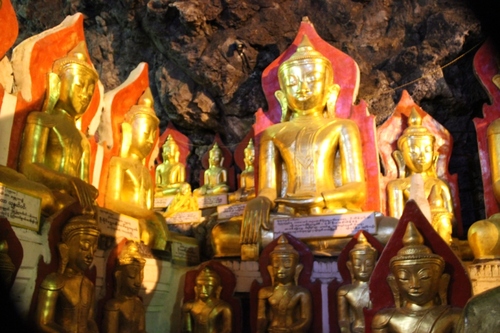 La grotte Shwe O Min (Pindaya)