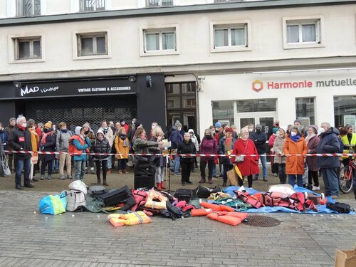 Brest. Près de 200 personnes pour commémorer les victimes de la migration et leurs familles. ( OF.fr - 06/02/22 - 18h12 )