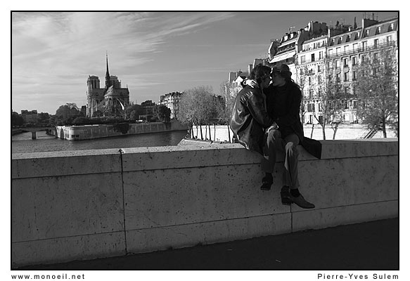 Sur le pont de Paris!