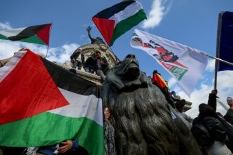  A Paris, une foule pro-palestinienne pour dire "stop au massacre à Gaza"