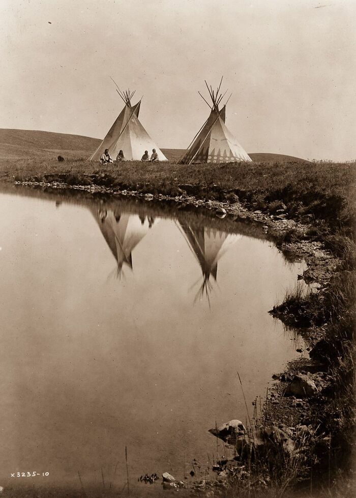 Piegan Tepees, 1910