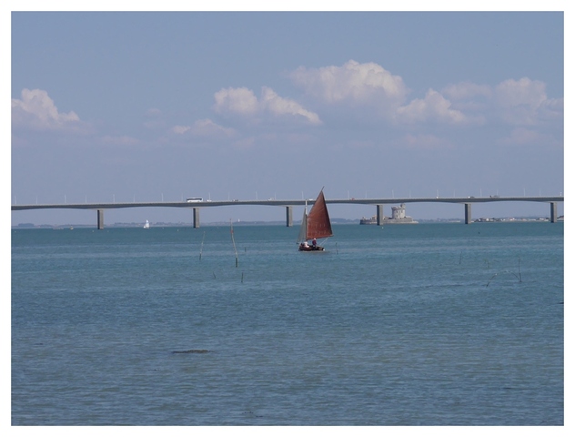 Hello hello.. je passe le pont et je viens..