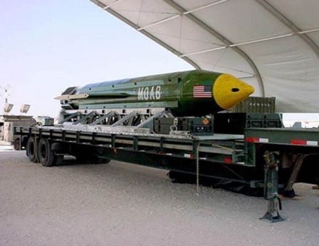 La "Mère de Toutes les Bombes"  - 10 tonnes, 16 millions de dollars pièce