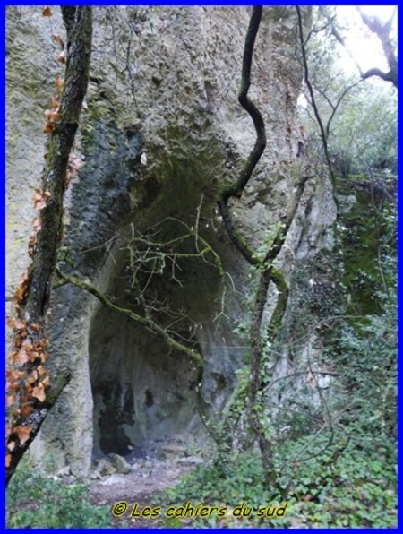 Luberon, les gorges de Combrès