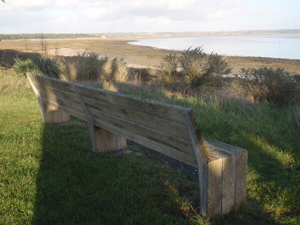 UN BANC FACE A LA MER (petite pause fraicheur)