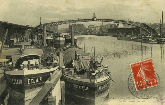 Canal de l'Ourcq, Bassin de la Villette : La passerelle de la Moselle