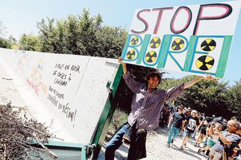 Bure (Meuse). Projet d'enfouissement de déchets nucléaires.