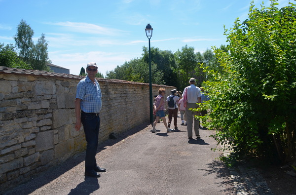 Promenade dans le village de Jours-lès-Baigneux