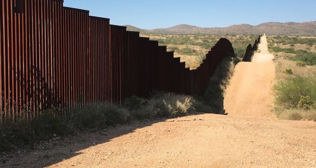 Résultat de recherche d'images pour "mexican wall"