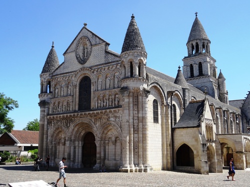 Poitiers: une ville royale