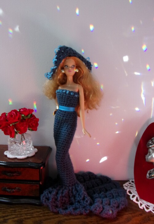 Poupée Barbie : Cyrielle dans sa robe bleue particulière