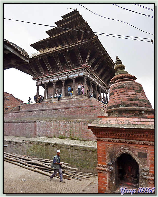 Blog de images-du-pays-des-ours : Images du Pays des Ours (et d'ailleurs ...), Temple de Nyatapola - Taumadhi Tole - Bhaktapur - Vallée de Katmandou - Népal