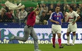 Samedi 06.10.2001 Stade de france l\'équipe de France-Algérie 4-1