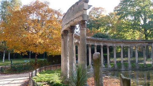                              ** A PARIS. -UNE PROMENADE AU PARC MONCEAU.""