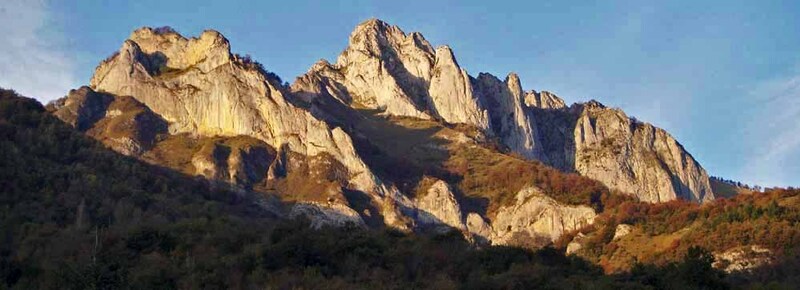 Les falaises du massif du Gar sous le soleil du soir - 31
