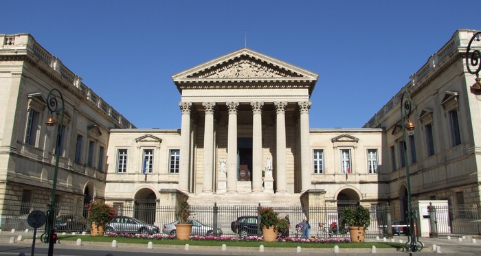 Enfin un communiqué FNACA qui  réagit à la décision de Ménard de débaptiser la rue du 19-Mars-1962 à Béziers. Manifester mais cela dépend du président national…