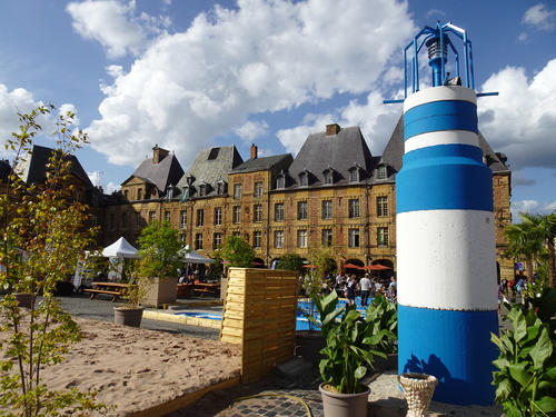 Autour de la Place Ducale à Zarleville dans les Ardennes (photos)