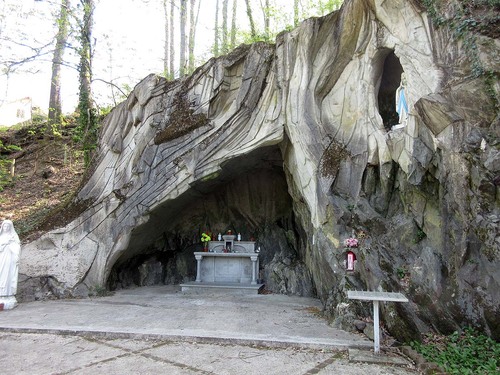 Grottes Notre-Dame de Lourdes près de Sedan et Charleville