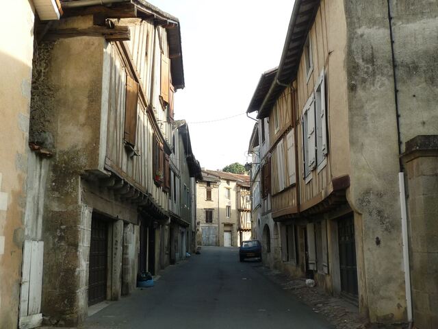 Blog de lisezmoi : Hello! Bienvenue sur mon blog!, Charente : Confonlens