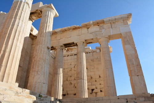 Les Propylées dans l'Acropole d'Athènes