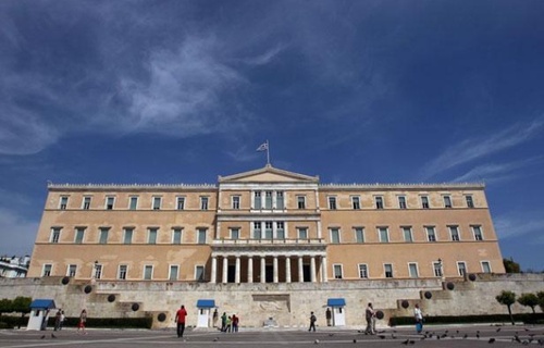 GRÈCE: la proposition d'accord de Tsipras APPROUVÉE par le Parlement 