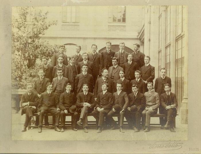 Les étudiants de la Faculté de Droit de Paris sous la Troisième République (photographie de « classe » par Pierre Petit. Circa. 1880