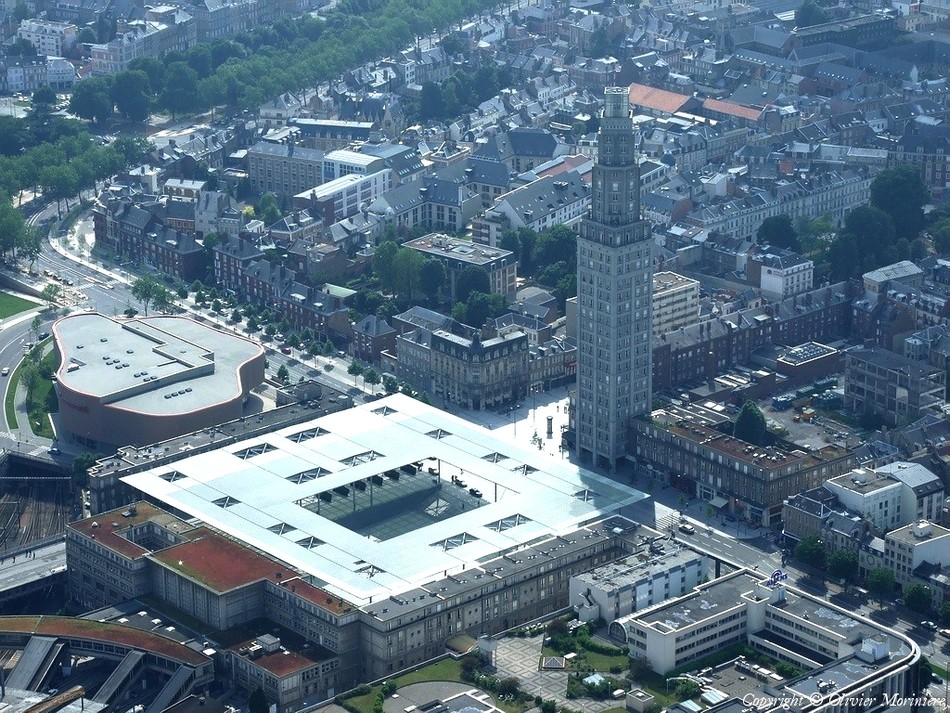 Une gare sous verrière 