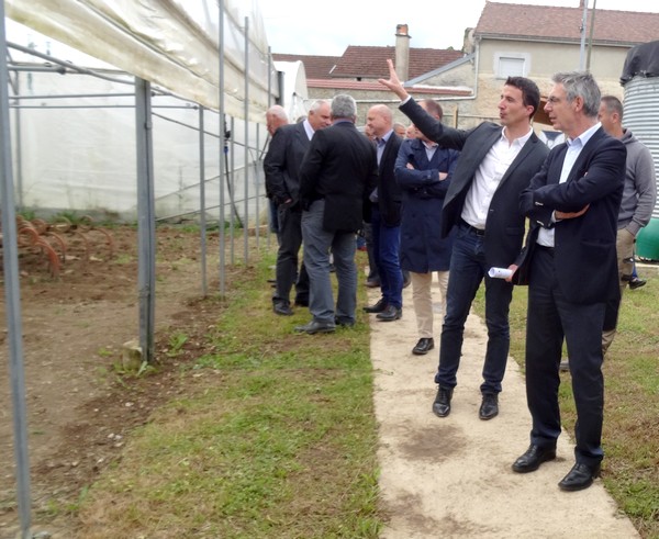 Remise d'un chèque de 25 000 euros par le Fonds Agir Pour l'Emploi du groupe  E.D.F. à l'association GREN de Sainte Colombe sur Seine