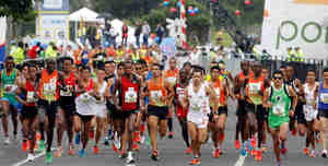 season marathon japan  running runners 