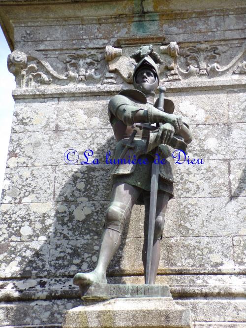 Sainte-Anne d'Auray, le monument du comte de Chambord